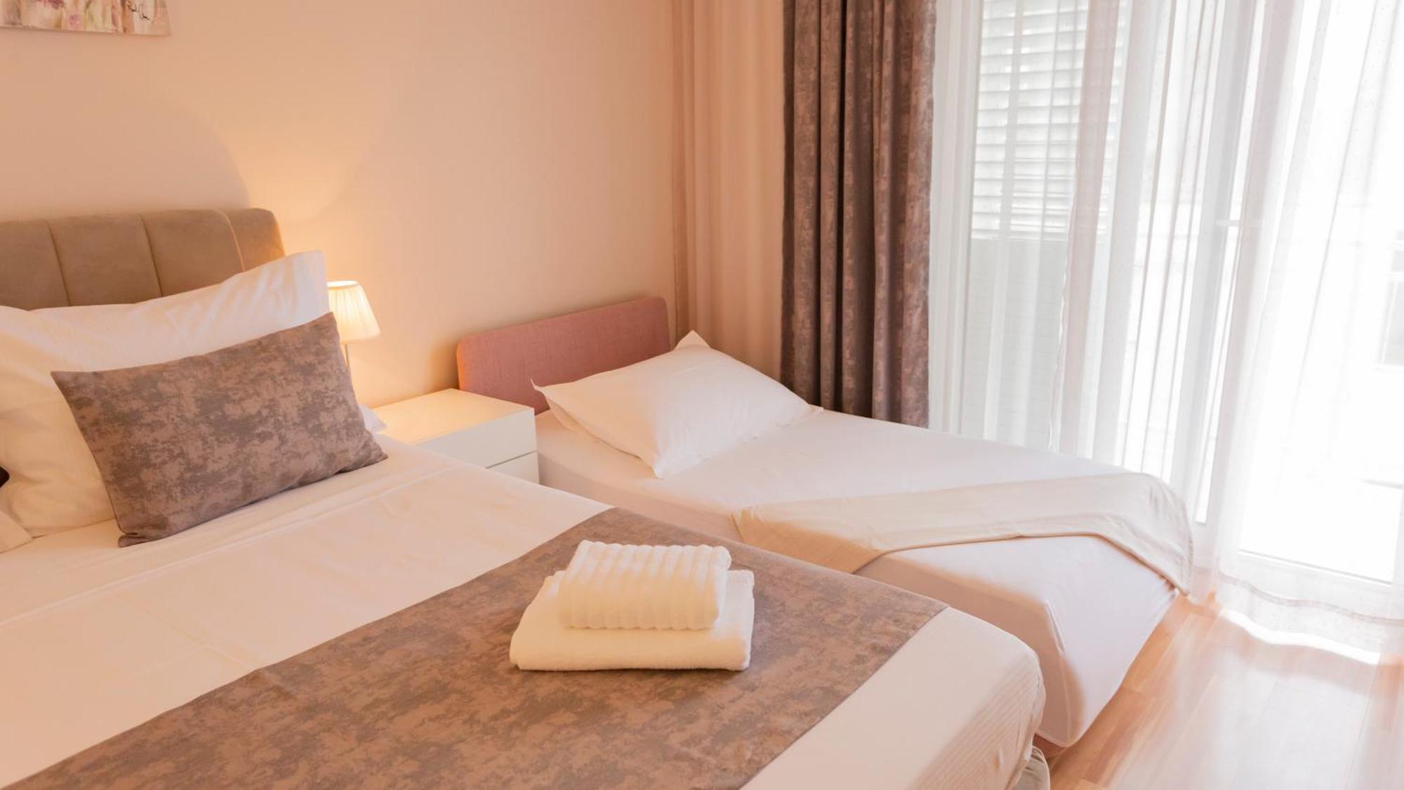 Baska Voda Apartments - Steps From The Beach, Free Parking, Central Location 外观 照片