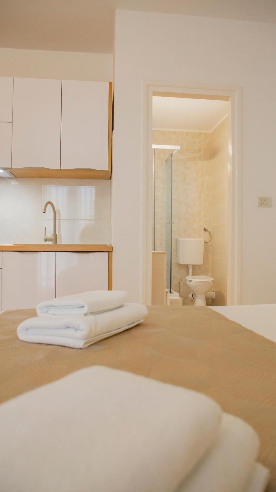 Baska Voda Apartments - Steps From The Beach, Free Parking, Central Location 外观 照片