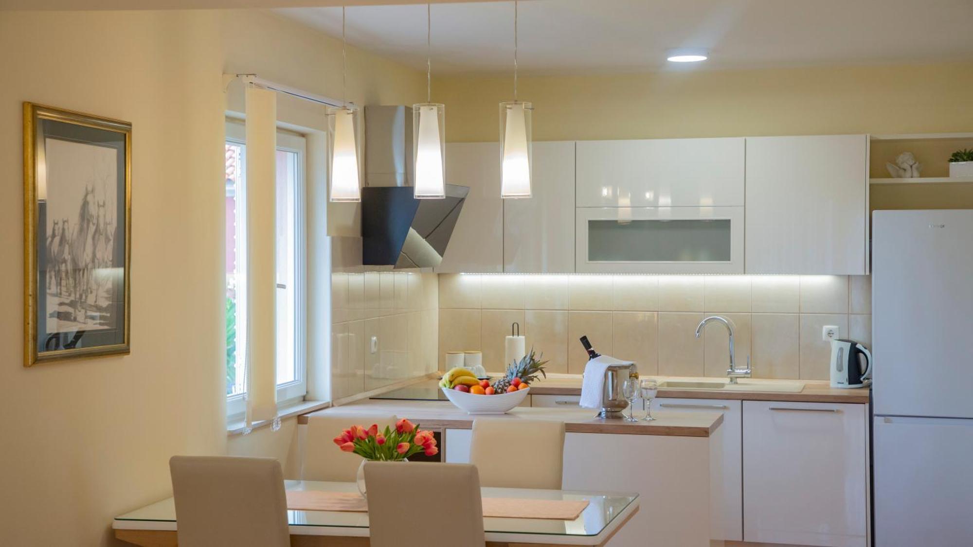 Baska Voda Apartments - Steps From The Beach, Free Parking, Central Location 外观 照片