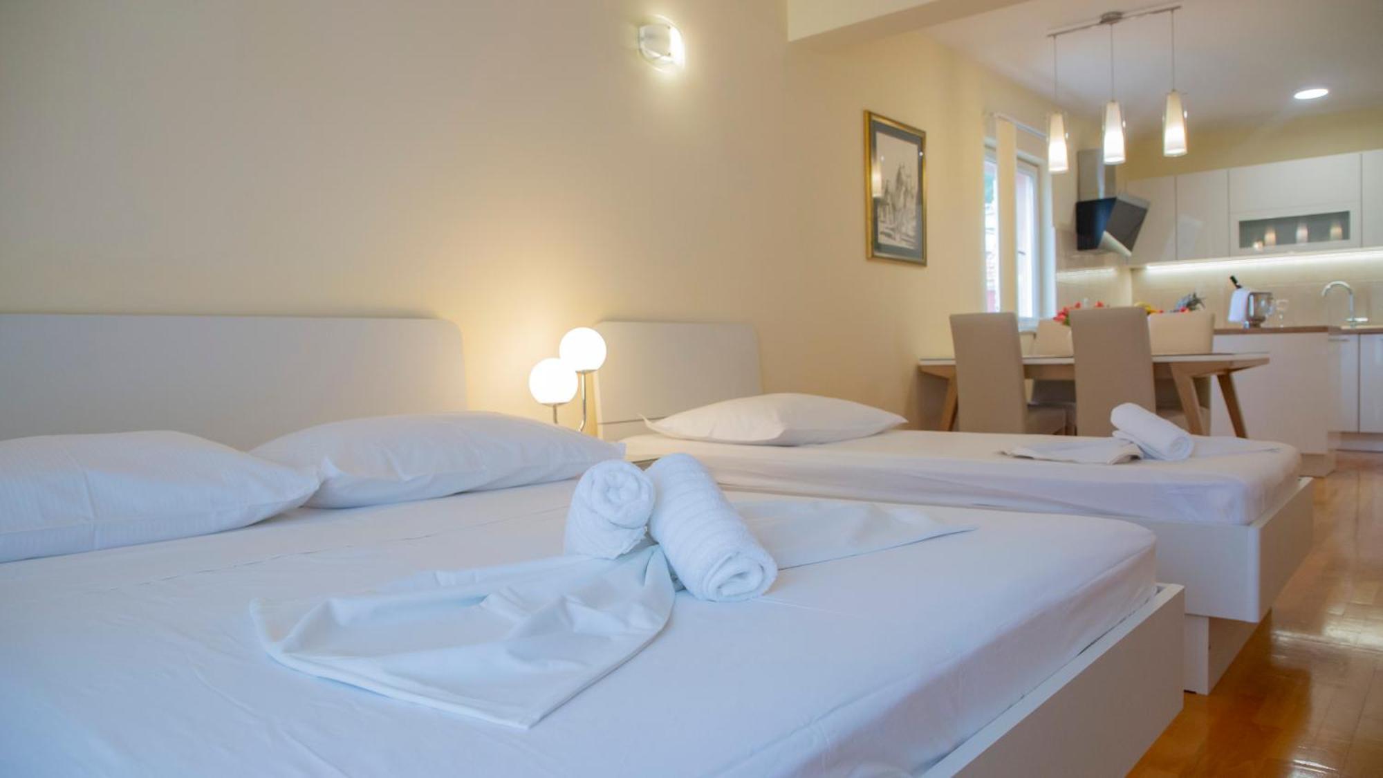 Baska Voda Apartments - Steps From The Beach, Free Parking, Central Location 外观 照片
