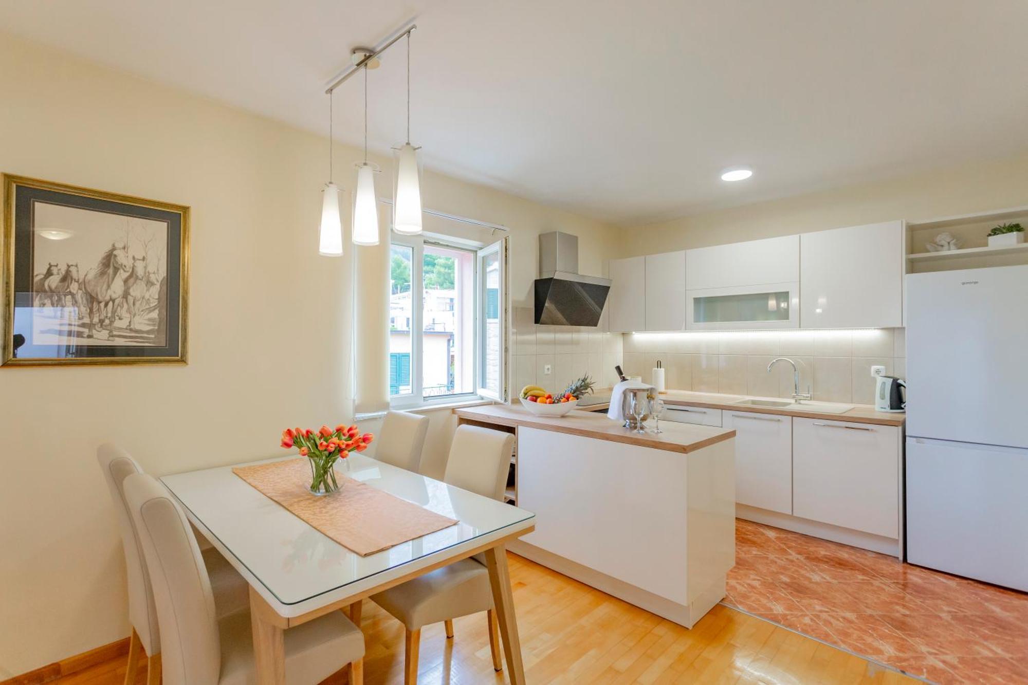 Baska Voda Apartments - Steps From The Beach, Free Parking, Central Location 外观 照片