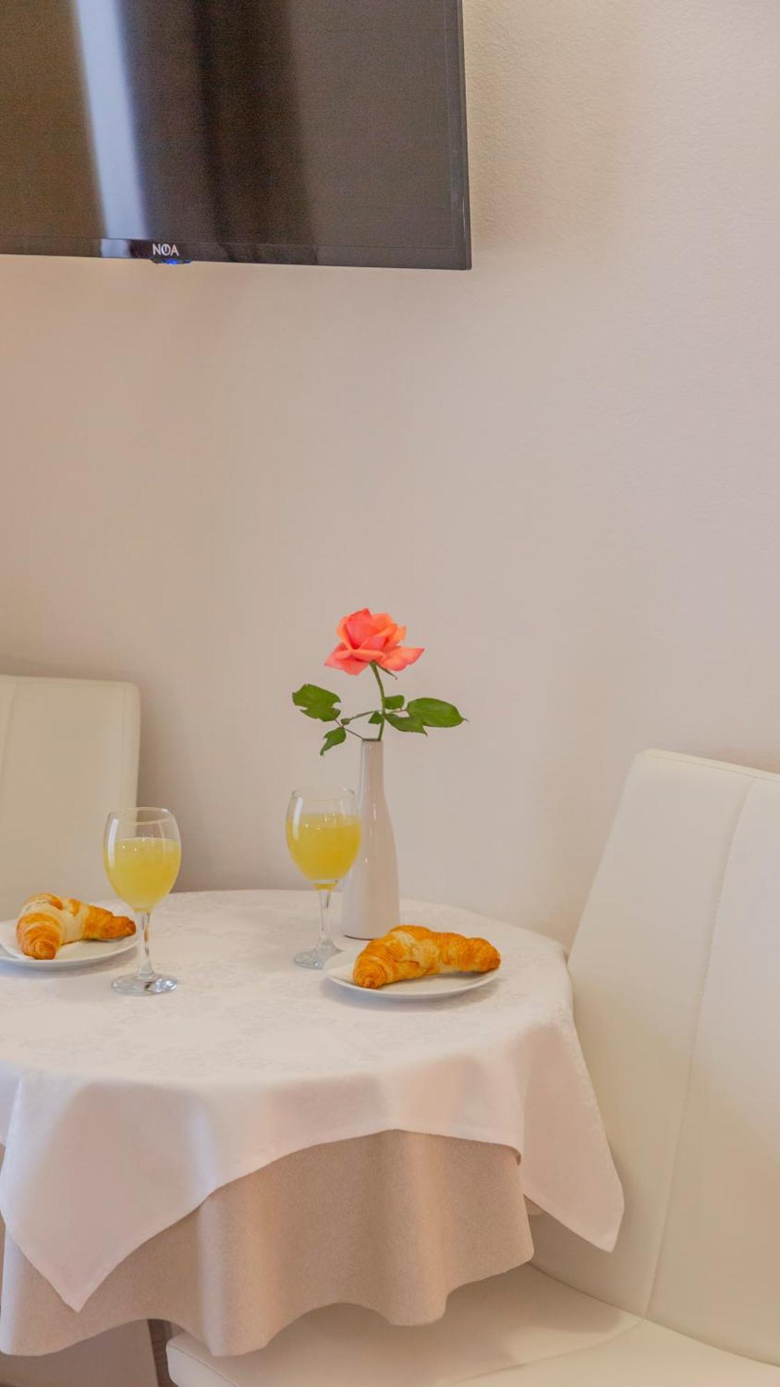 Baska Voda Apartments - Steps From The Beach, Free Parking, Central Location 外观 照片