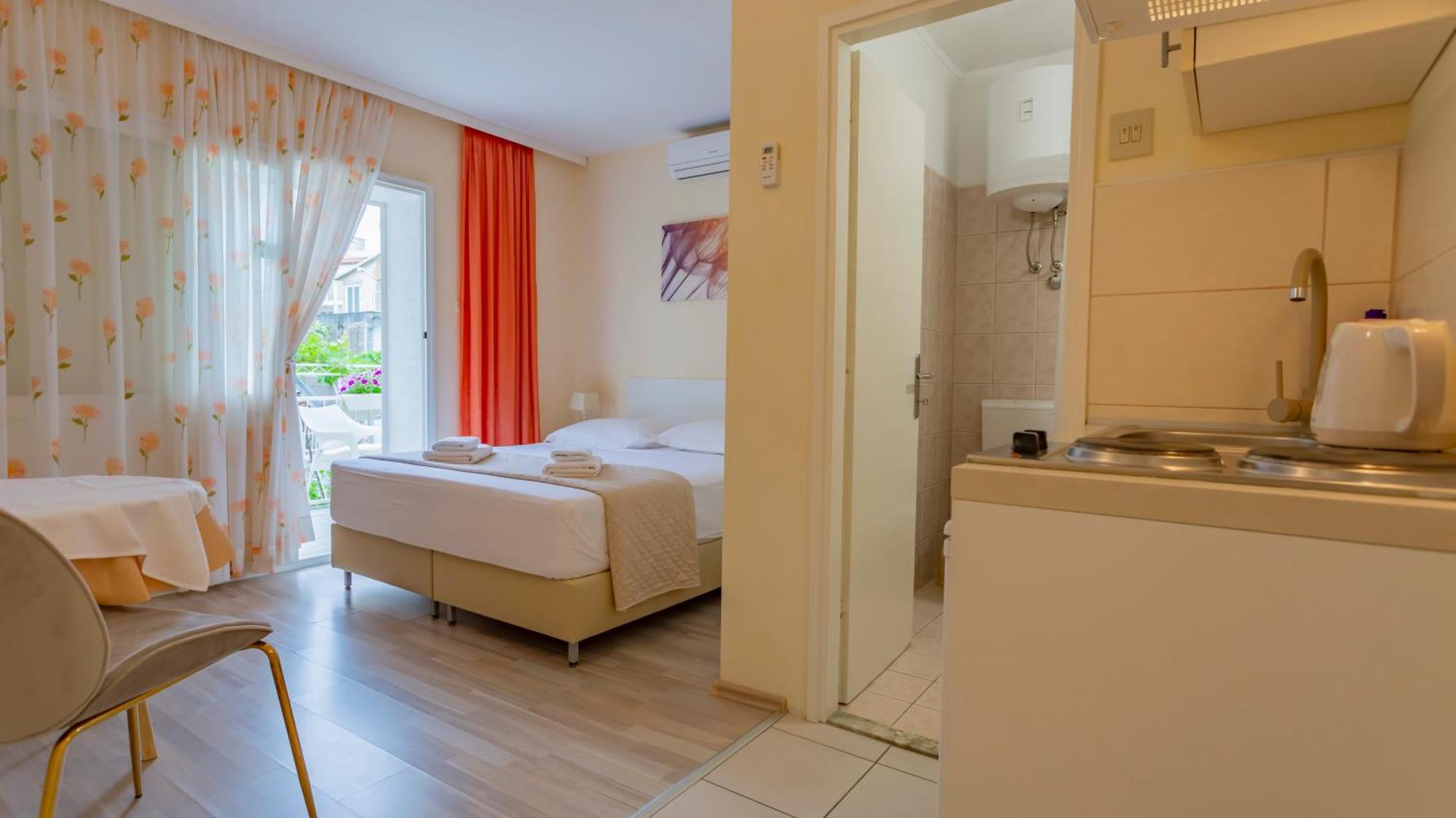 Baska Voda Apartments - Steps From The Beach, Free Parking, Central Location 外观 照片