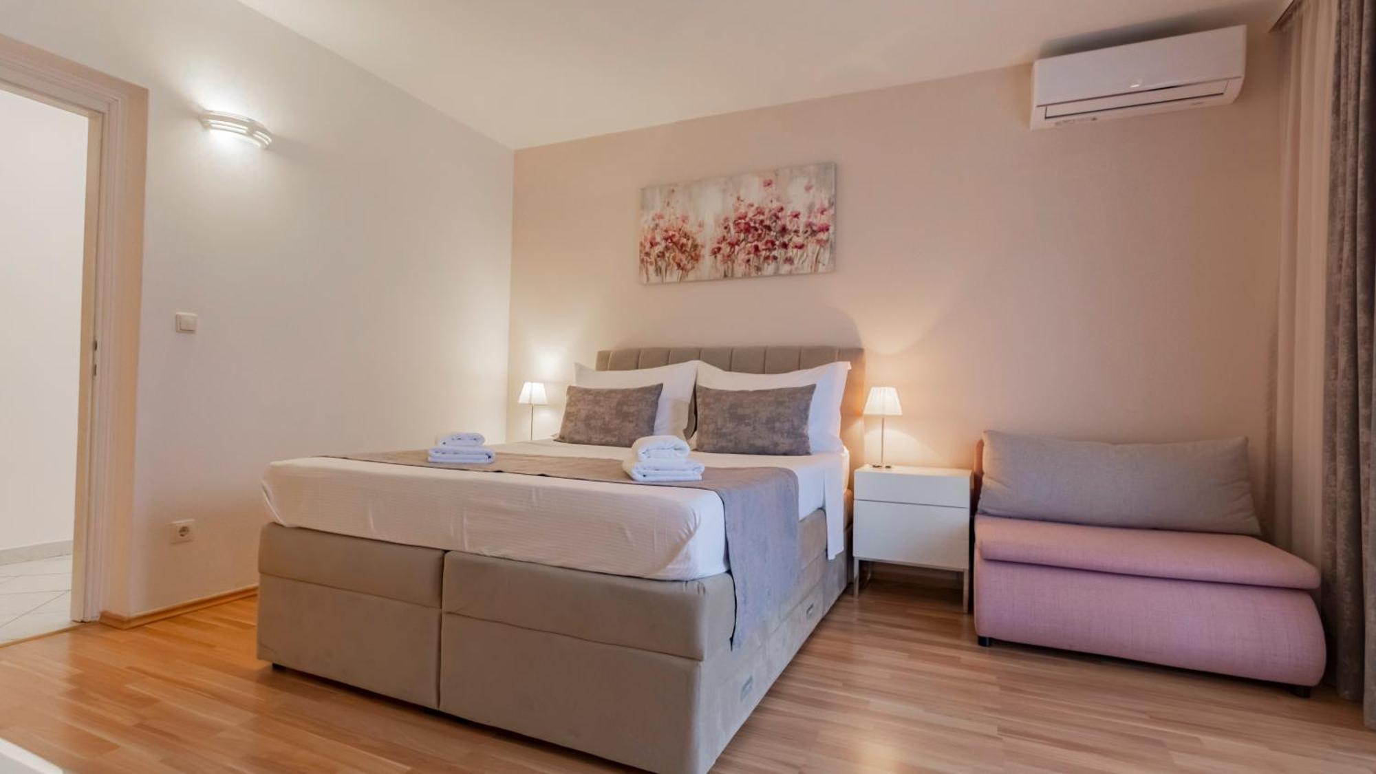 Baska Voda Apartments - Steps From The Beach, Free Parking, Central Location 外观 照片