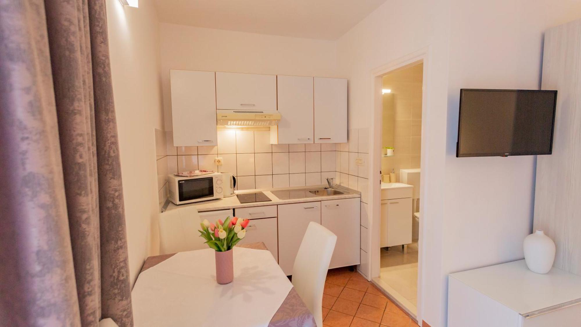 Baska Voda Apartments - Steps From The Beach, Free Parking, Central Location 外观 照片
