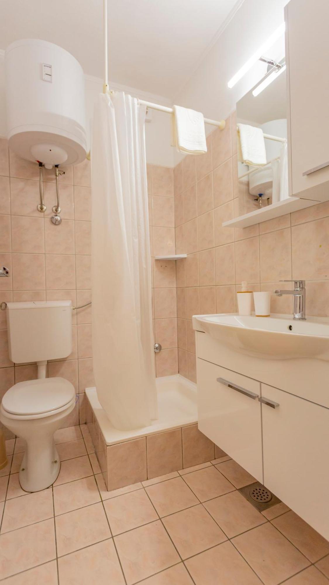 Baska Voda Apartments - Steps From The Beach, Free Parking, Central Location 外观 照片