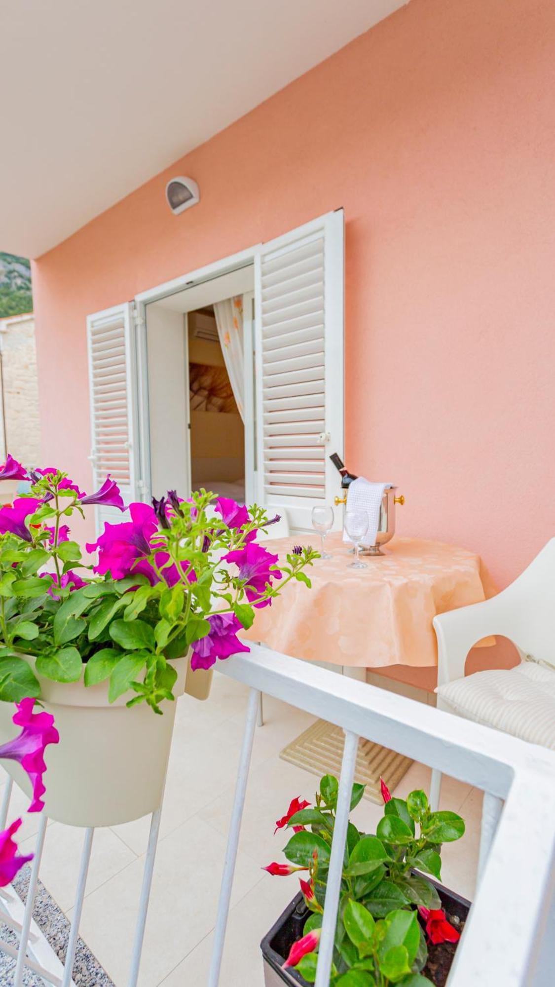 Baska Voda Apartments - Steps From The Beach, Free Parking, Central Location 外观 照片