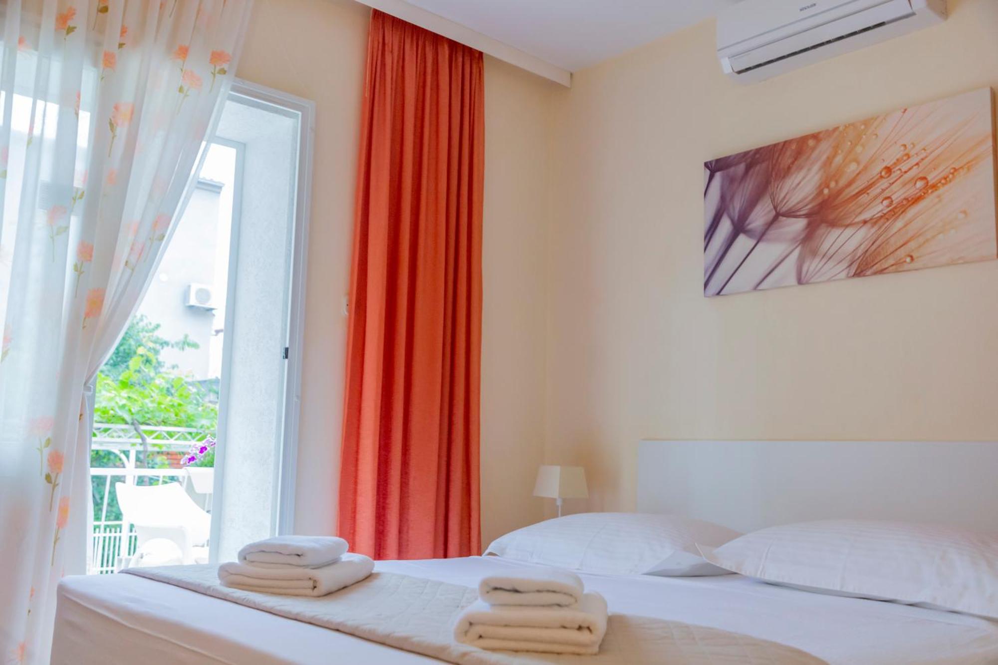 Baska Voda Apartments - Steps From The Beach, Free Parking, Central Location 外观 照片