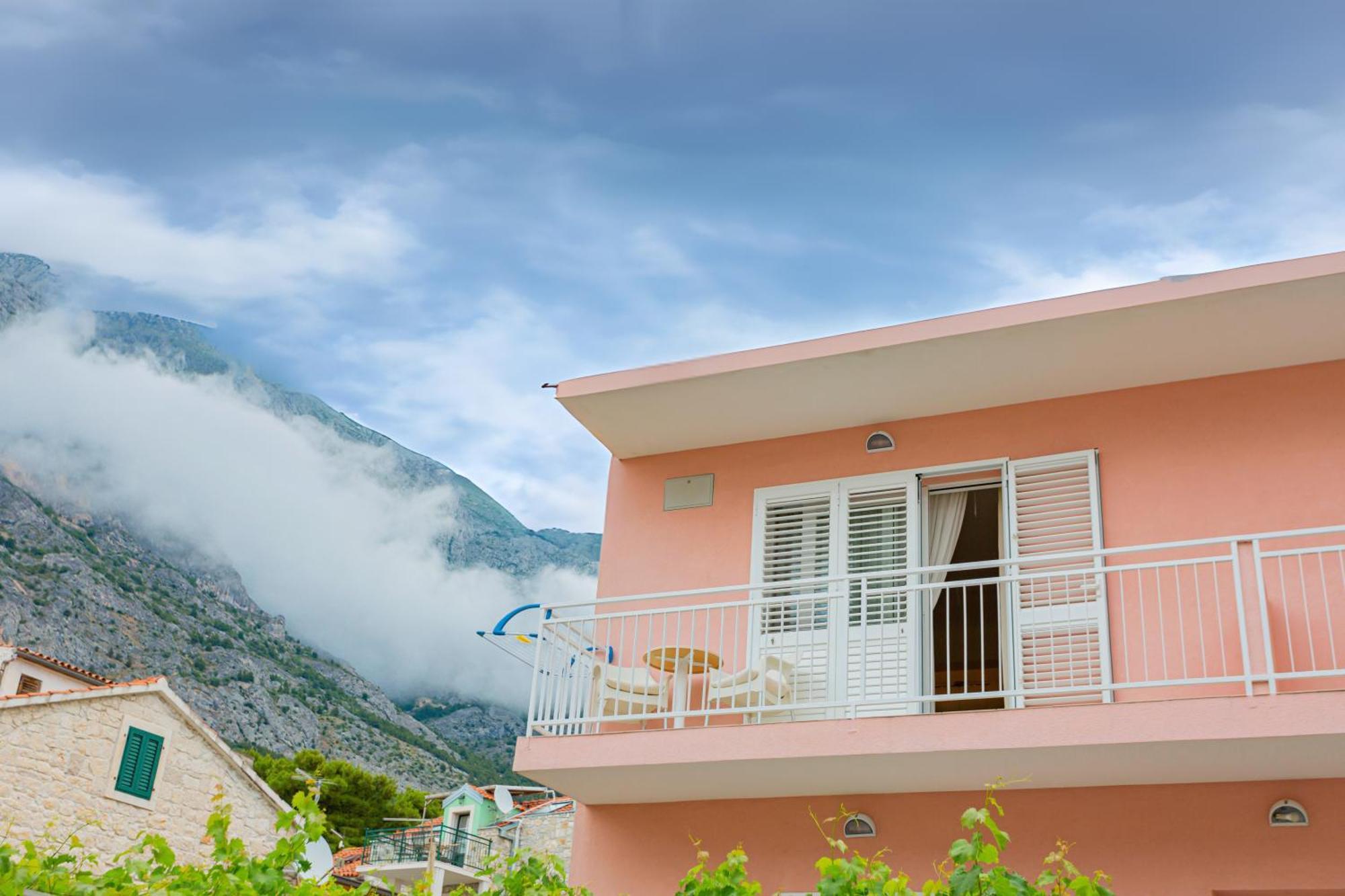 Baska Voda Apartments - Steps From The Beach, Free Parking, Central Location 外观 照片