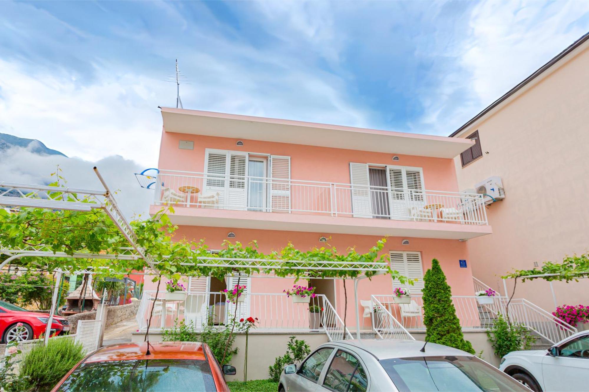 Baska Voda Apartments - Steps From The Beach, Free Parking, Central Location 外观 照片