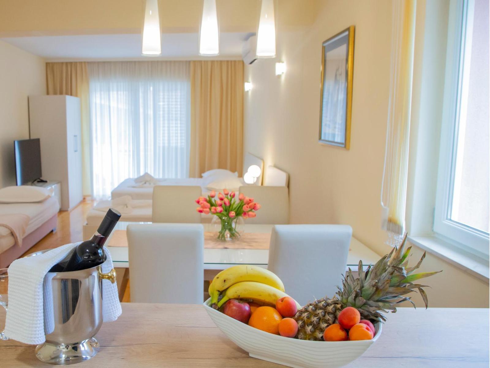 Baska Voda Apartments - Steps From The Beach, Free Parking, Central Location 外观 照片